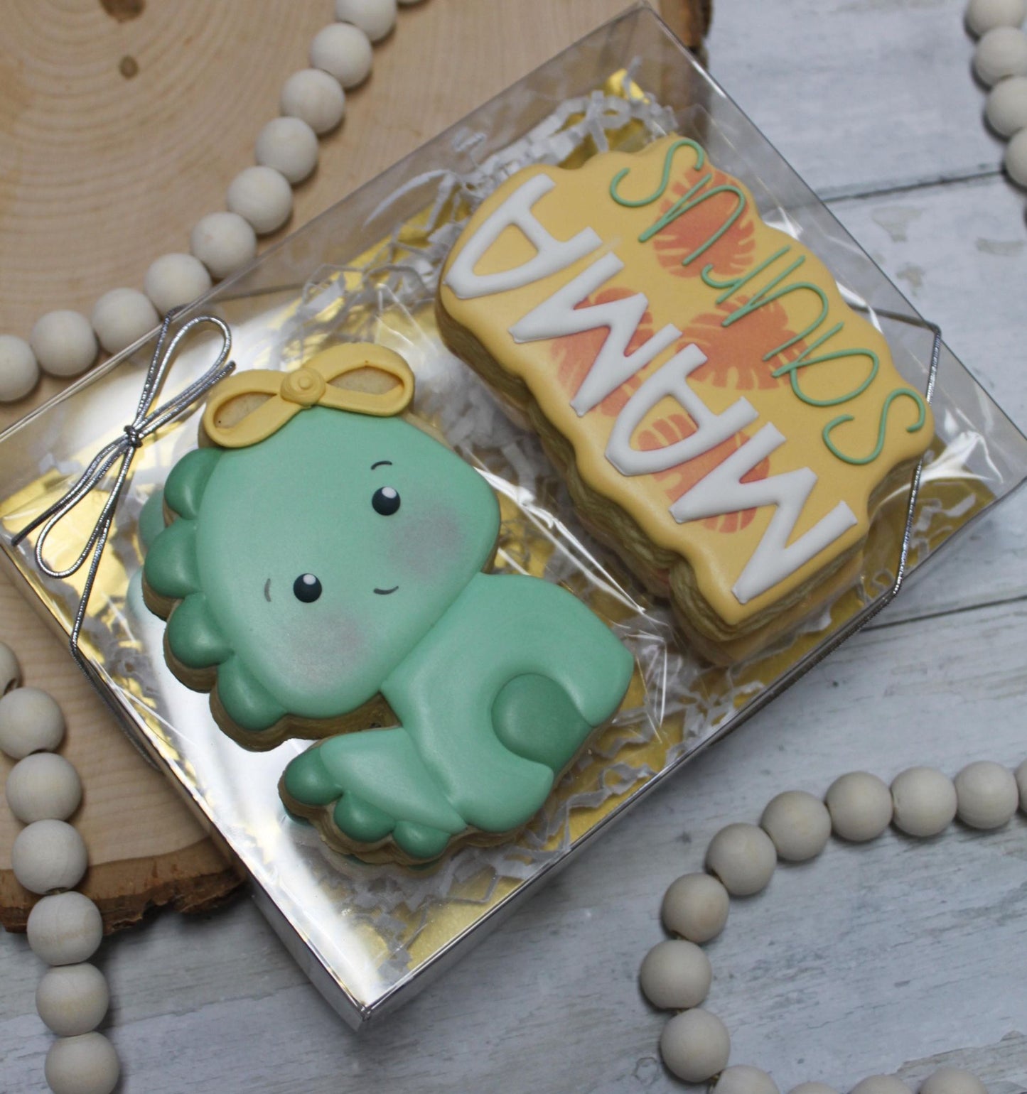 Mama Saurus Gift Set